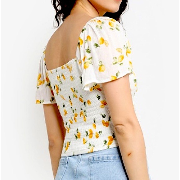 NWOT Abercrombie Ruched Smocked Waist Top LEMON print - SIZE M - Picture 4 of 11